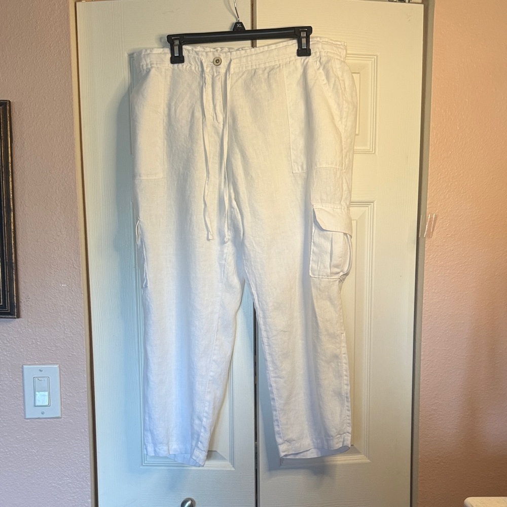 Tommy Bahama Womenns 100% linen  Cropped White Cargo Pants size L